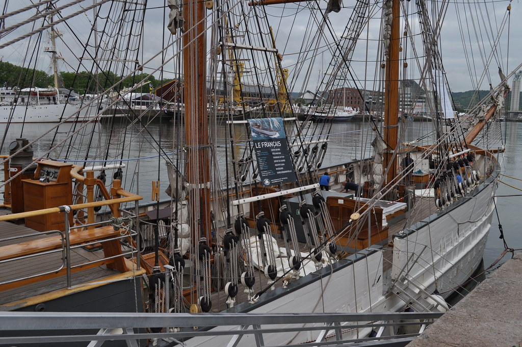 Armada de Rouen 2019 France (23) L'Armada est un large