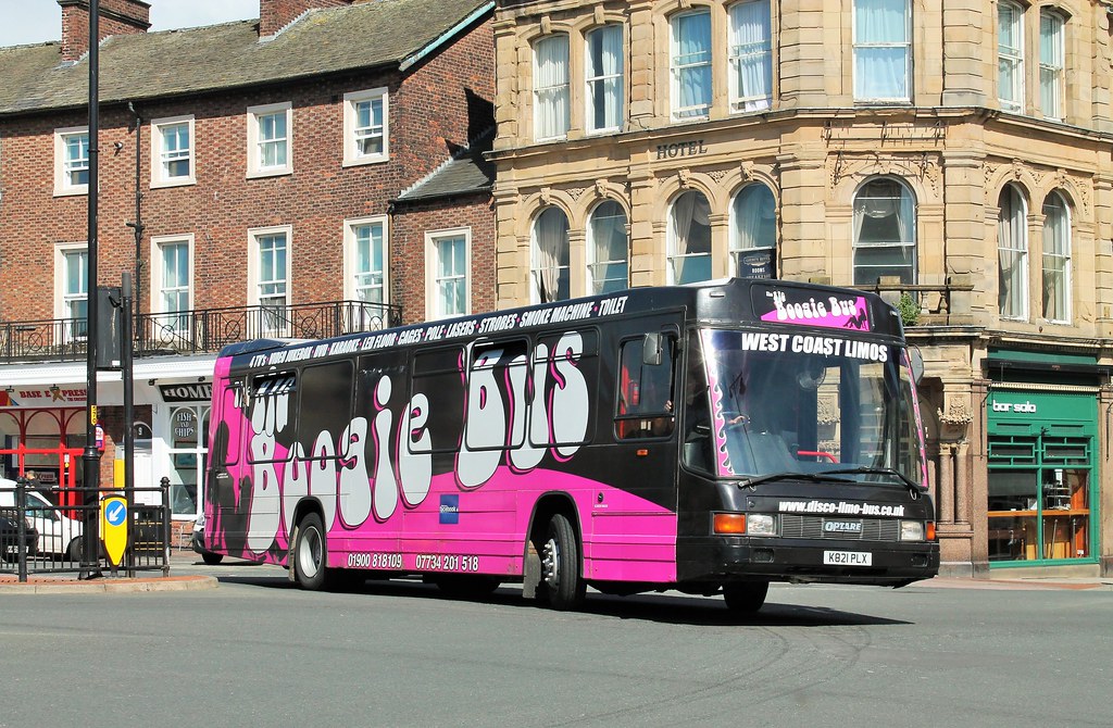 The Big Boogie Bus (DAF SB250 / Optare Delta K821 PLX) Wes… Flickr