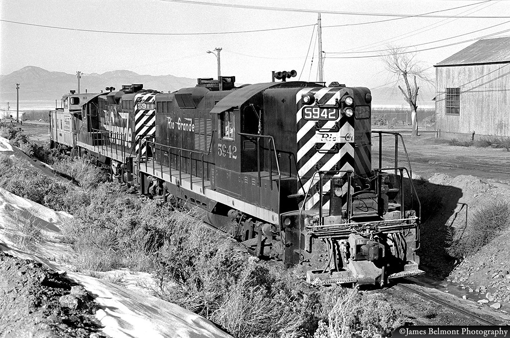 Keigley Quarry Rio Grande GP9s No. 5942 and 5911 pause on … Flickr
