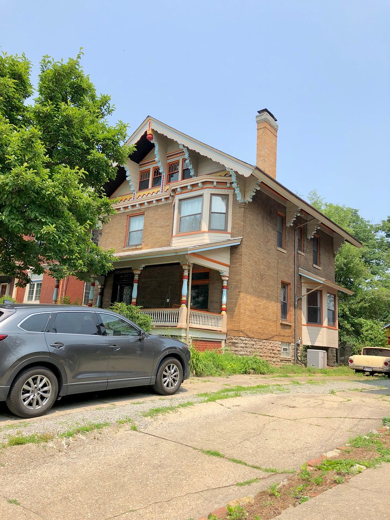 Cornell Place, Clifton, Cincinnati, OH Warren LeMay Flickr