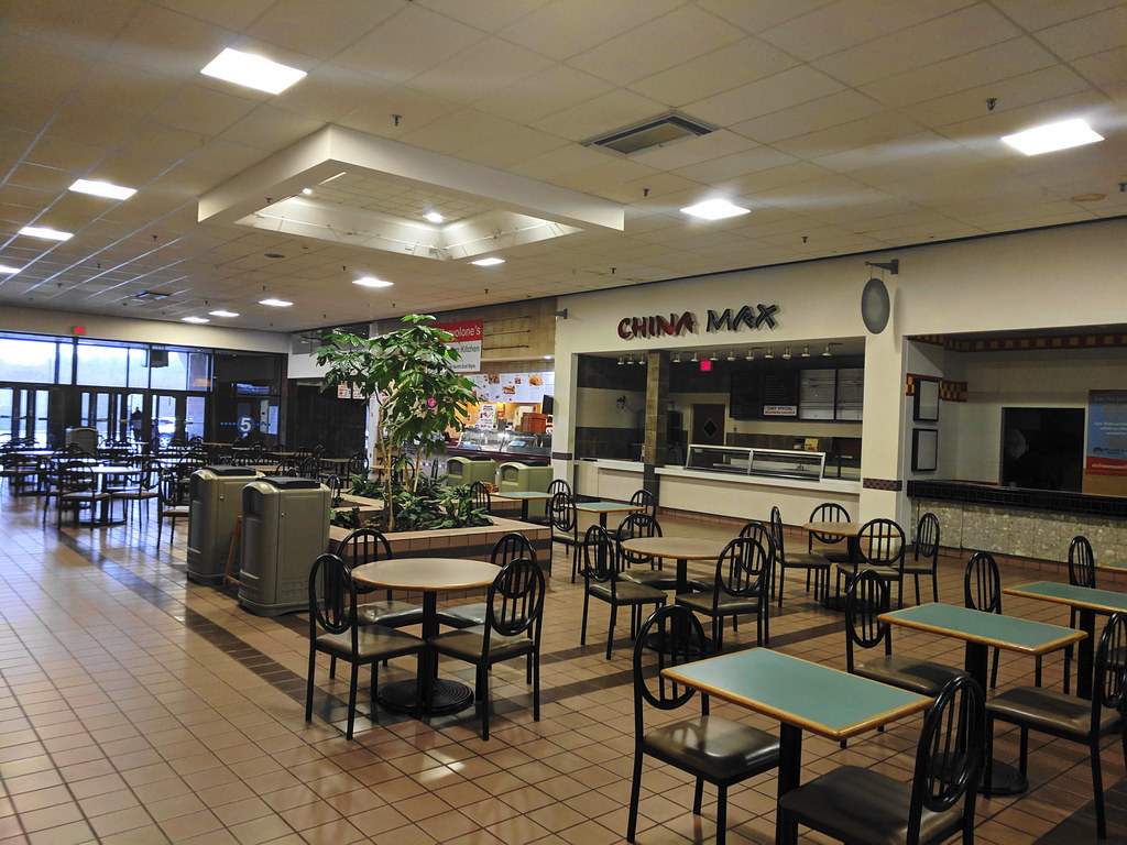 Swansea Mall (Swansea, Massachusetts) JJBers Flickr