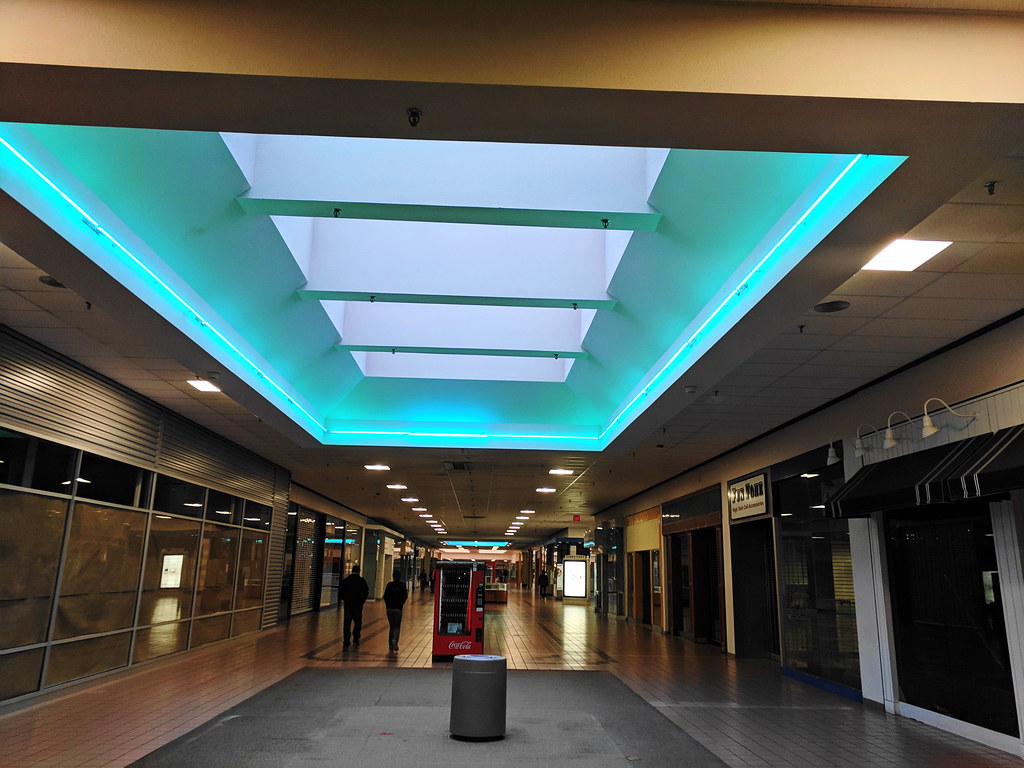 Swansea Mall (Swansea, Massachusetts) JJBers Flickr