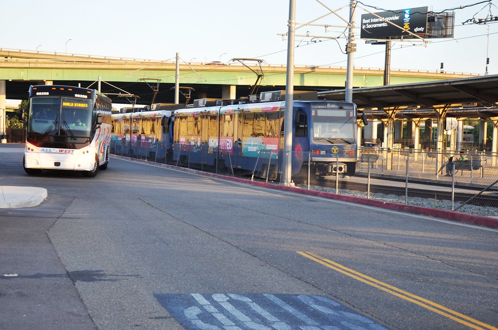 DSC_0422Saclightrail+bus Calrailfans at Stockton, 15 Ju… Flickr
