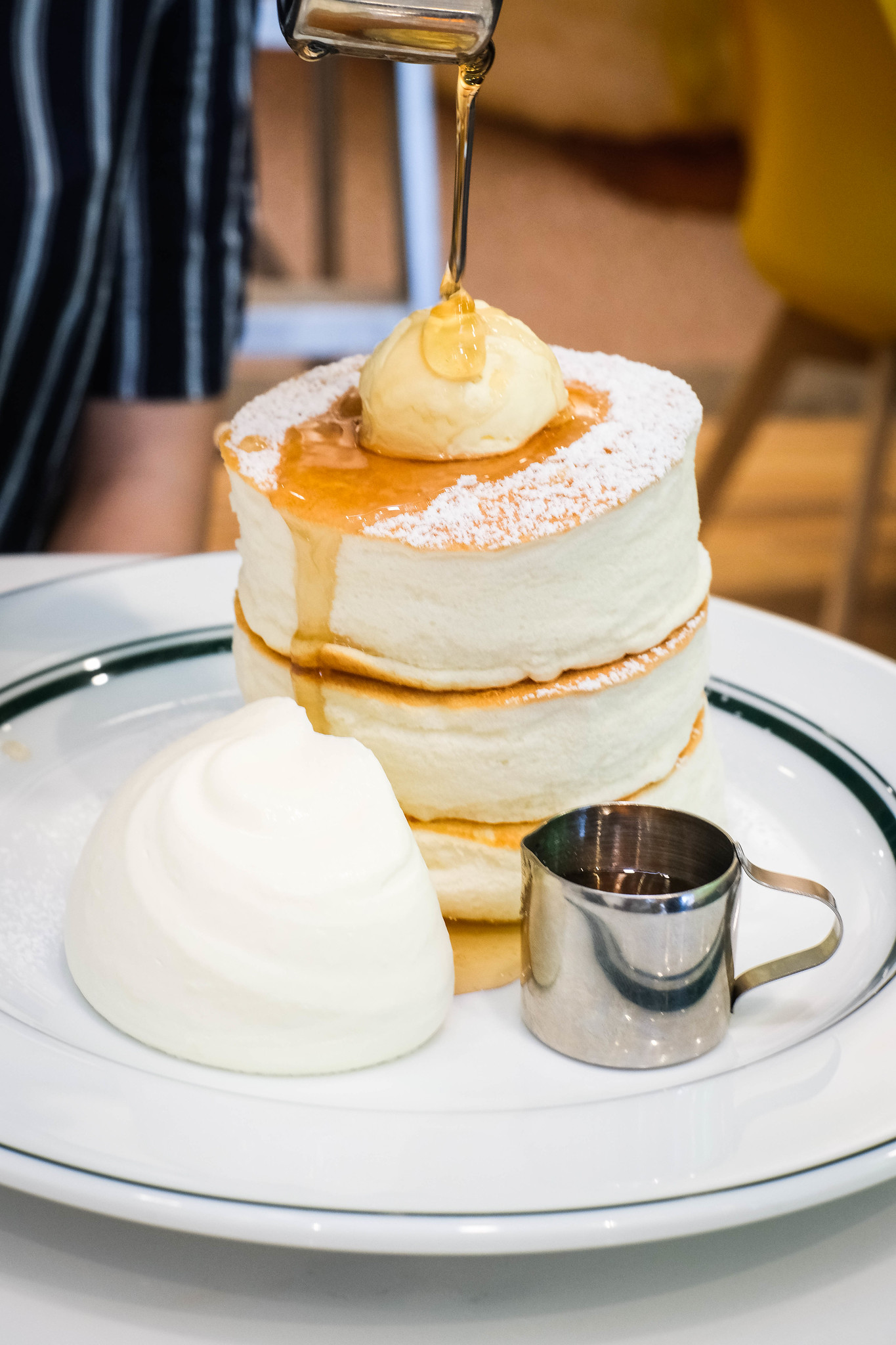 7 Fluffy Souffle Pancakes in Singapore for All Pancake Lovers!