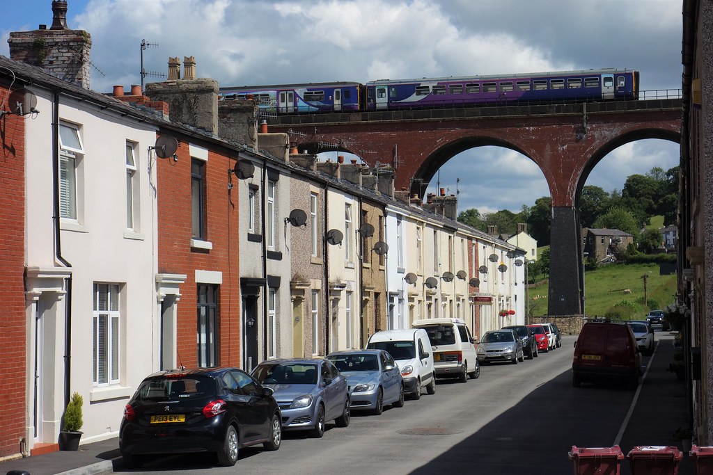Longworth Road Northern's 153360 joins 150218 in forming t… Flickr