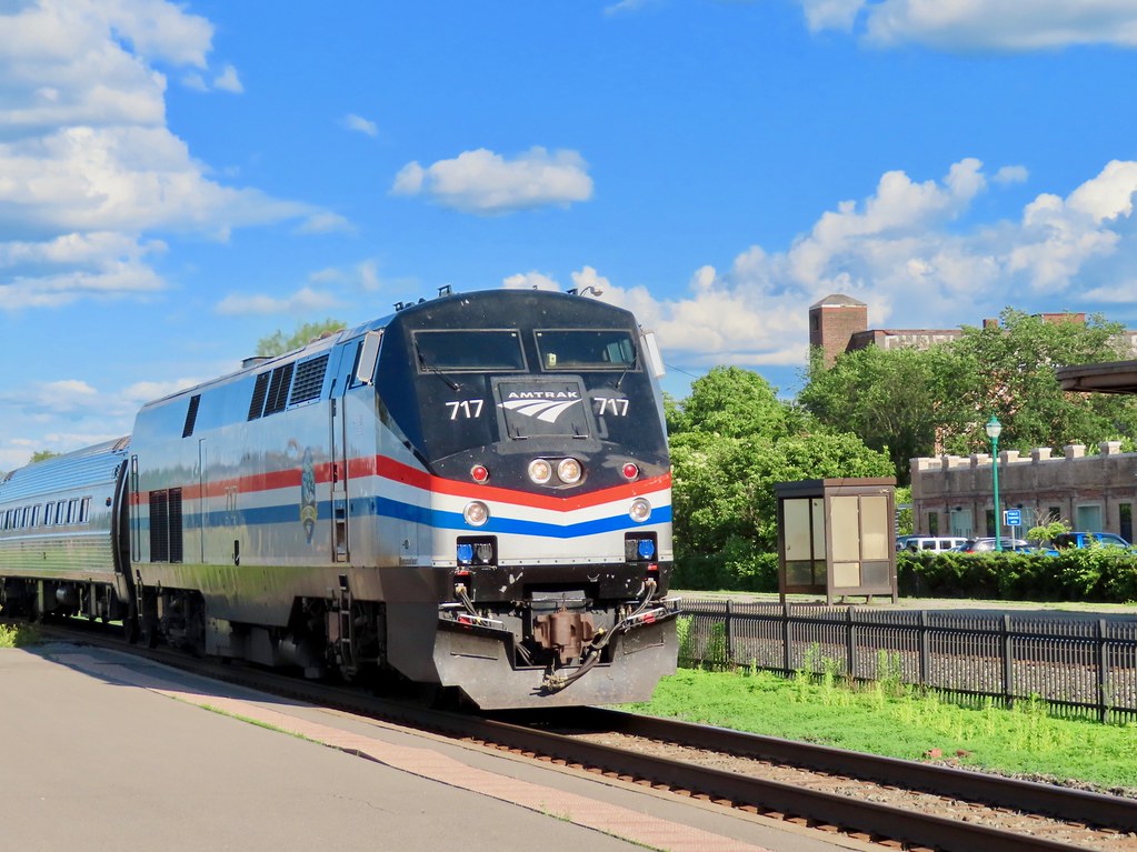 Amtrak 283 Arriving Utica Amtrak P32ACDM 717 in Empire Se… Flickr