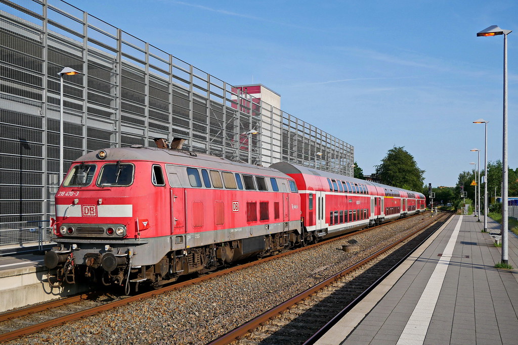 P1860418 218 4703 mit RE 21926 (RE72 Kiel Hbf Flensburg… Flickr