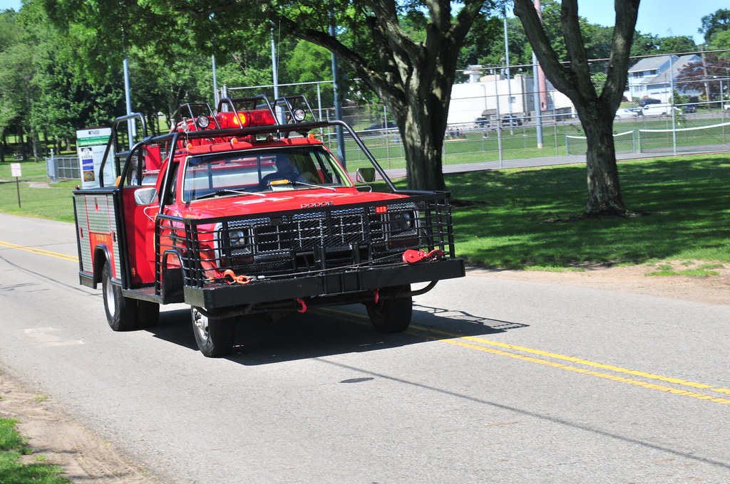 Helmetta Fire Department Brush 36 1982 Dodge/Stahl ExSout… Flickr