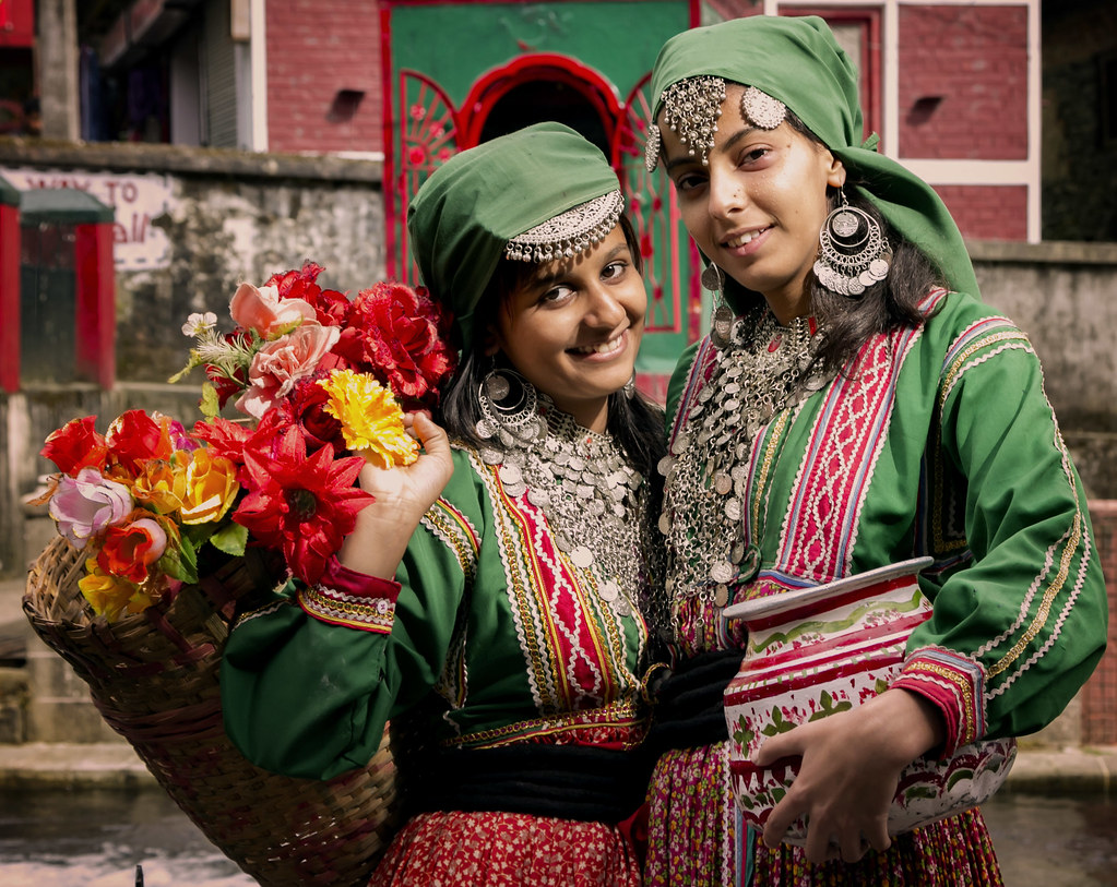 Himachal Pradesh Traditional Costumes a photo on Flickriver