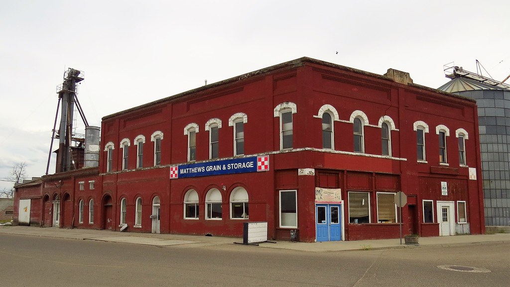 Weiser Mathews Grain & Storage Building Weiser, Idaho Larry Myhre