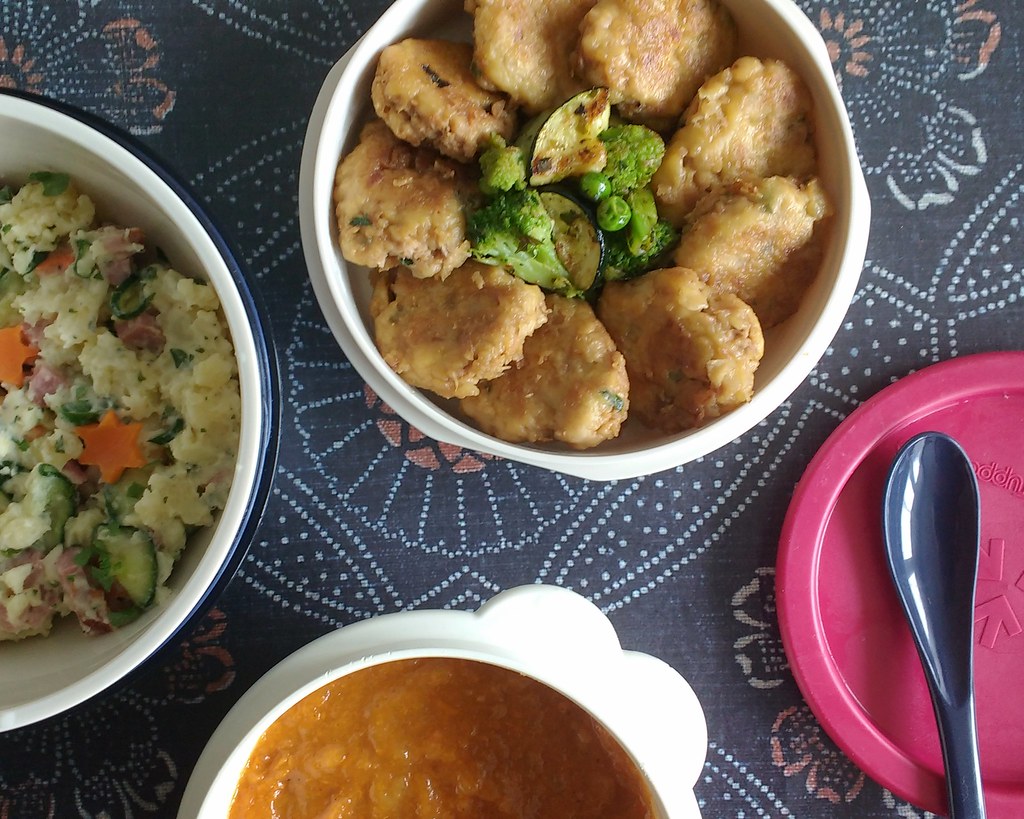 Bento 687 Tuna nuggets, panfried green vegetables, Japane… Flickr