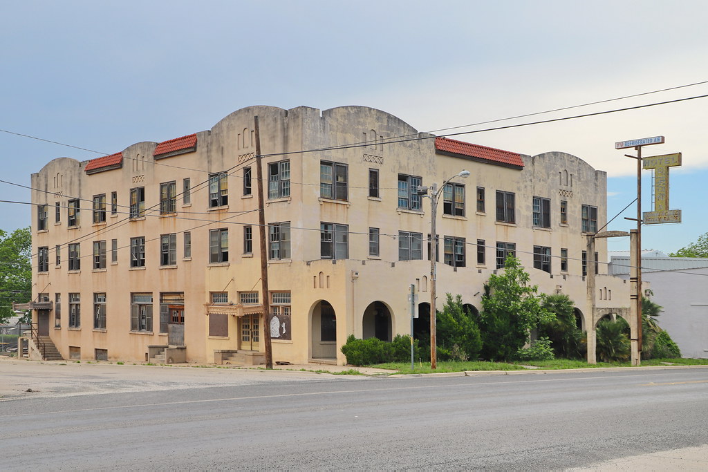 Ozona Hotel in Ozona TX 4.5.2019 0722 Ozona Texas USA Elmar Flickr