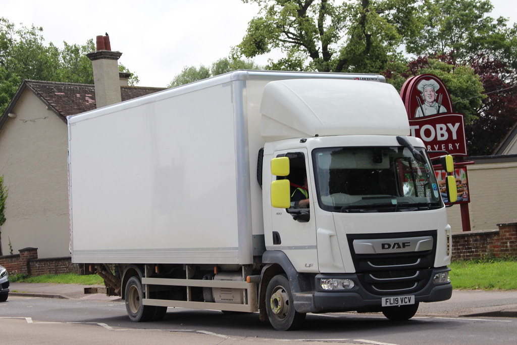 FL19VCV Fair Oak Rd, 26th June 2019. Mike Flickr