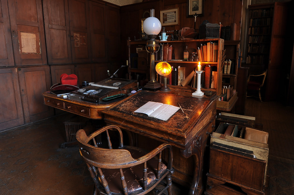 Desk of Cardinal Newman, Birmingham Oratory © Mazur/cathol… Flickr