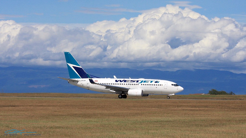 CYQQ Comox BC Westjet CFKIW Greg Kenmuir Flickr