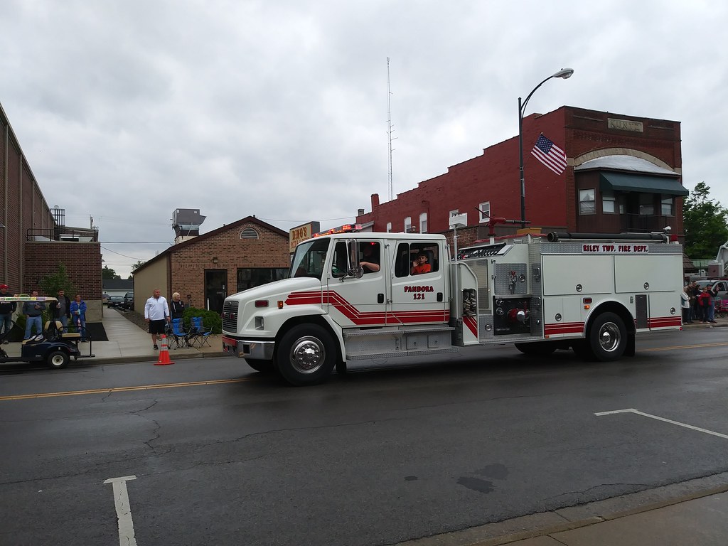 2019 NOVFA Convention Parade Leipsic, Ohio MichiganFireTrucks Flickr