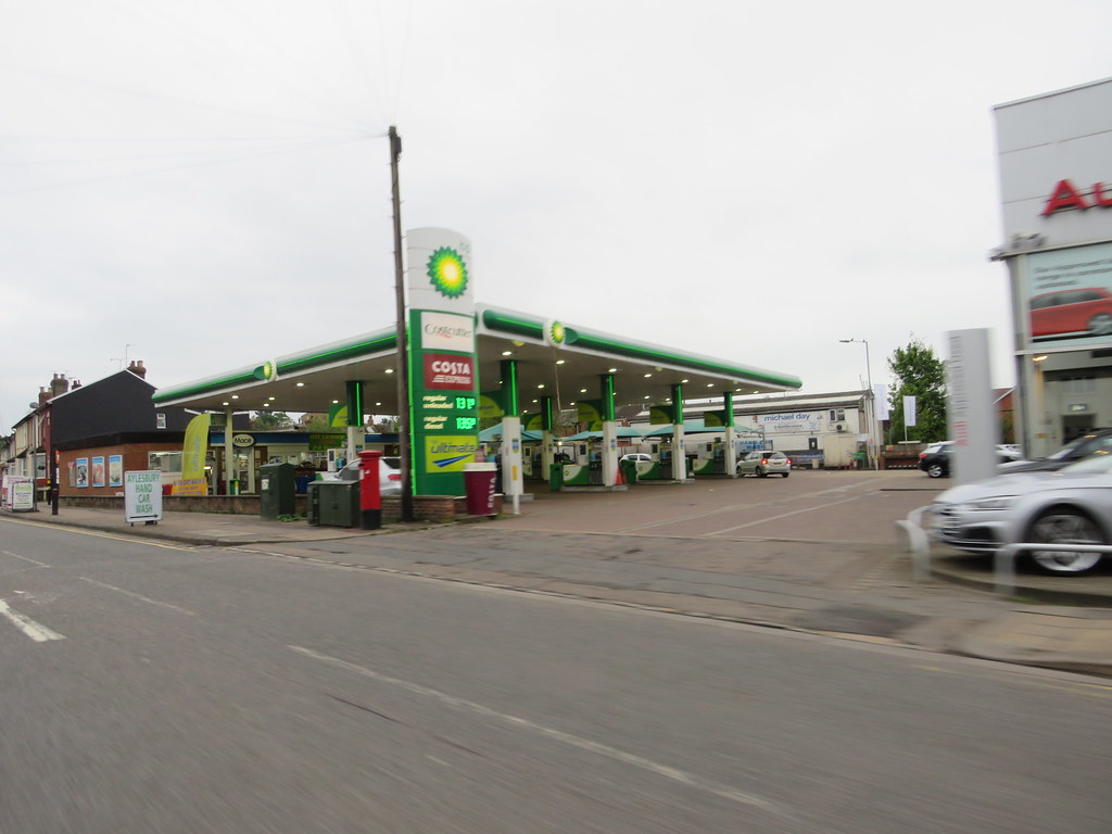 BP Bicester Road, Aylesbury, Buckinghamshire Almost enti… Flickr
