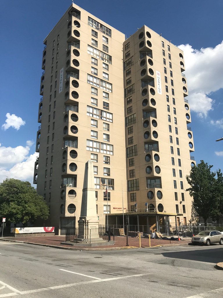 Monument East (1976; Conklin and Rossant, architects), 633 Aisquith