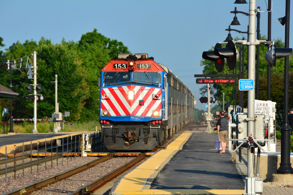 Metra 153 Metra 153 outbound Crystal Lake, Il. (194538)… Jim
