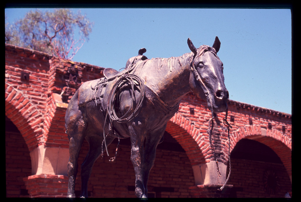 horsestatue2sanjuancapistrano Horse Statue 2 at San J… Flickr