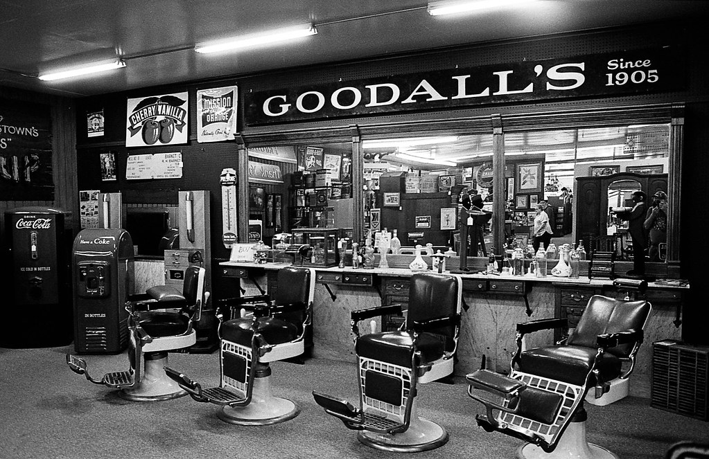 Antique Barber Shop Nikon F4 28mm Nikkor AI Lens TriX Pus… Flickr