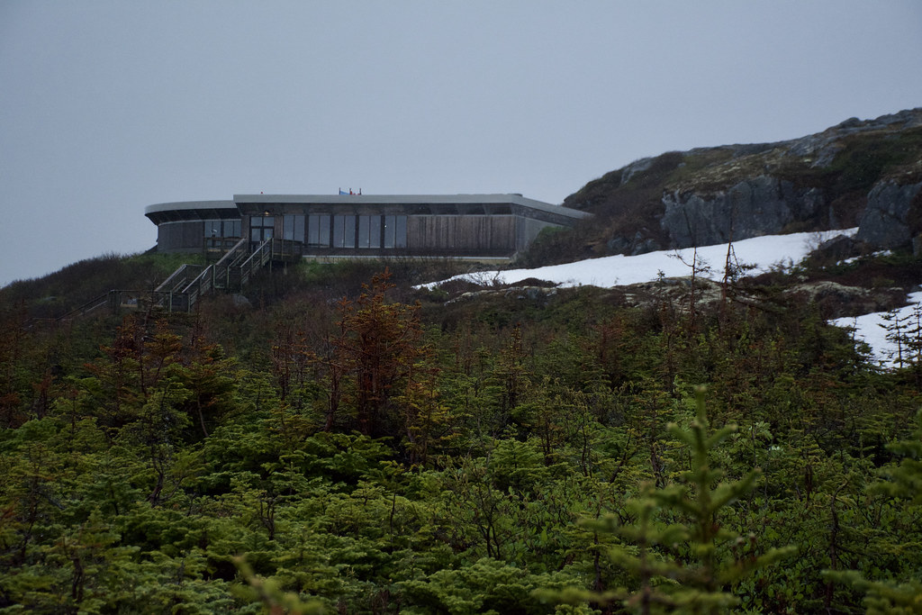 L'AnseauxMeadows Visitor Centre with snow still centre… Flickr