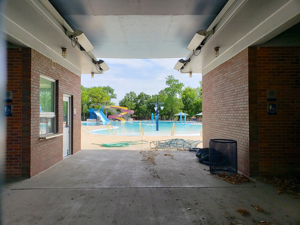 Blaisdell Pool In Gage Park in Topeka, Kansas. Joe Shlabotnik Flickr