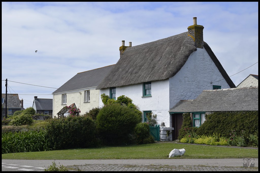 Thatched Cottage,The Lizard,Cornwall. SteveJeffsson Flickr