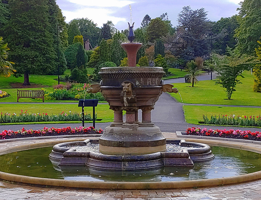 Levengrove Park Levengrove Park in Dumbarton is a beautifu… Flickr