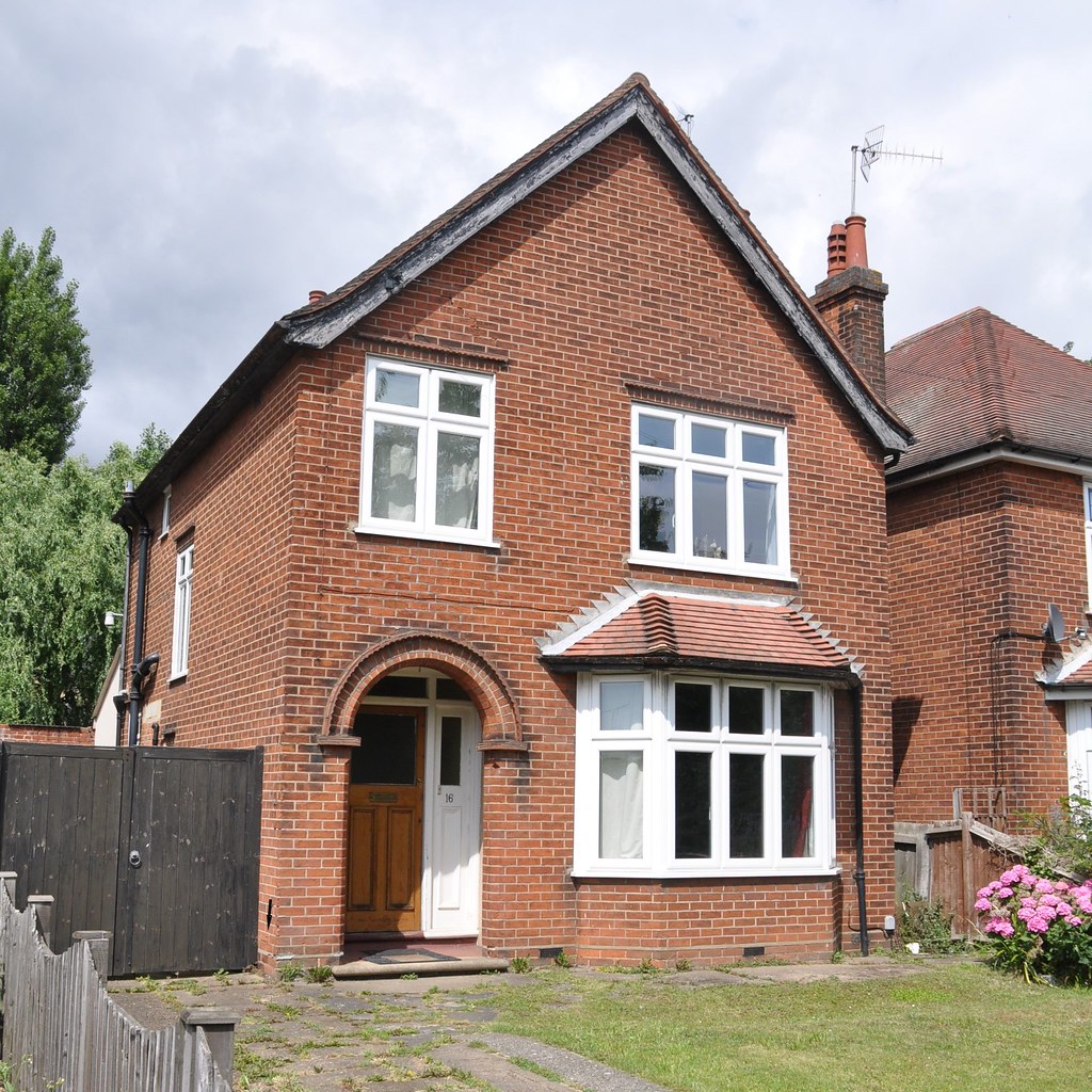 16 Cowdray Avenue Cut Mark 16 Cowdray Avenue NO16 COWDRAY… Flickr