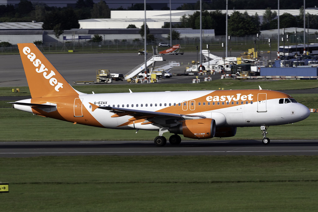 easyJet A319 GEZAX at Birmingham Airport BHX/EGBB Flickr