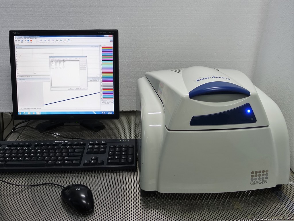 QIAGEN Q MDx 5PLEX HRM REALTIME PCR THERMAL CYCLER 5 PLEX
