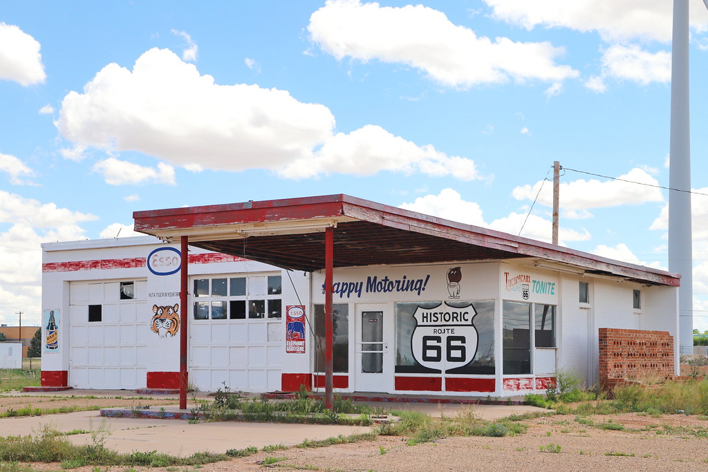 Esso Gas Station in Tucumcari NM 8.5.2019 1224 Abandoned G… Flickr
