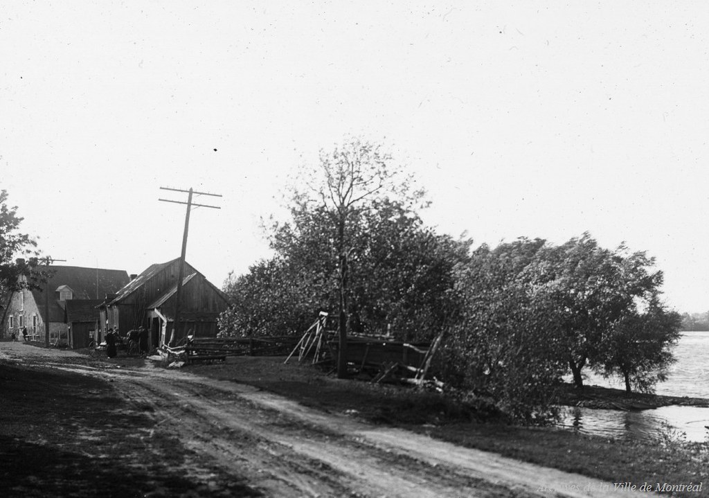 Site de l'ancien Kahnawakon à Kahnawake, photographie d’Ed… Flickr