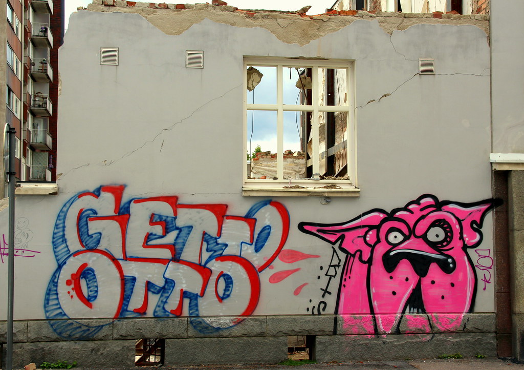 Wall art... Nice wallart just middle of the town. yrjö jyske Flickr