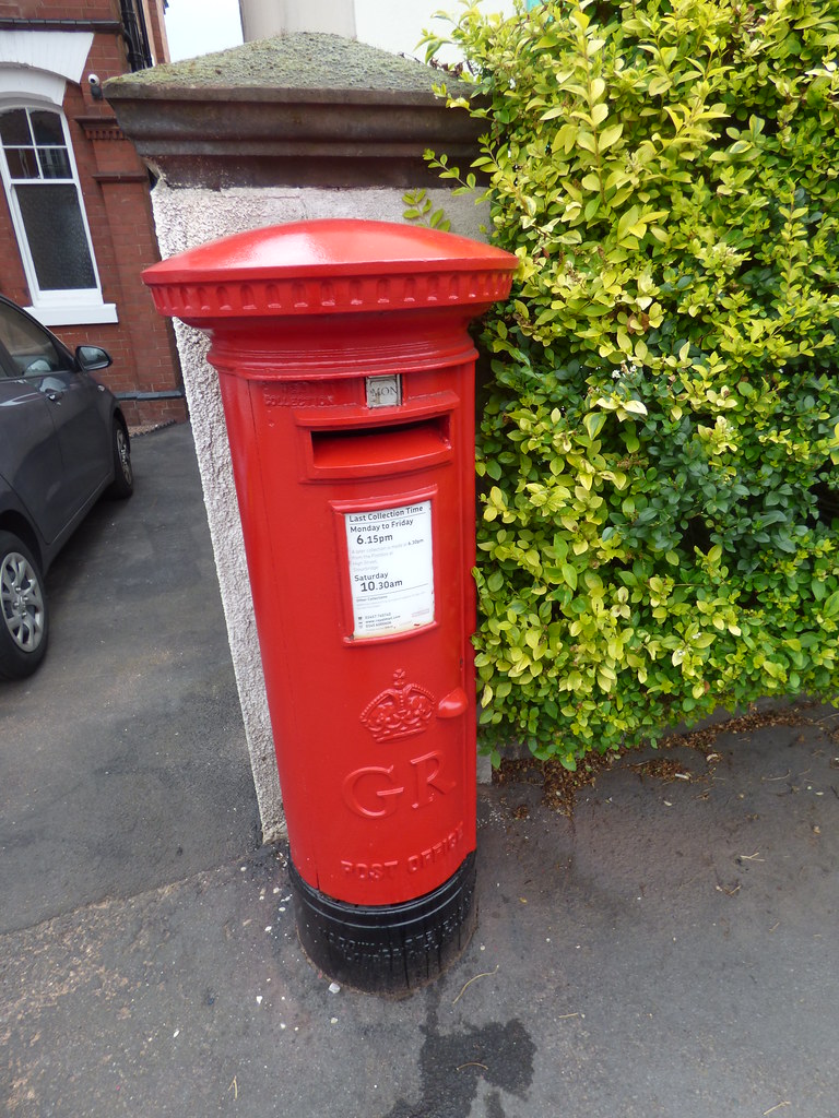 Worcester Street, Stourbridge red post box GR DY8 50 a photo on Flickriver