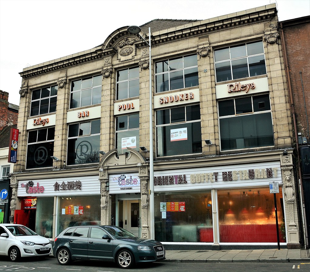 36168 Rileys Sports Bar and the The Taste Restaurant (at t… Flickr