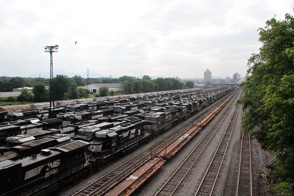 10th St. Southwest, Roanoke, VA A couple of views to the e… Flickr