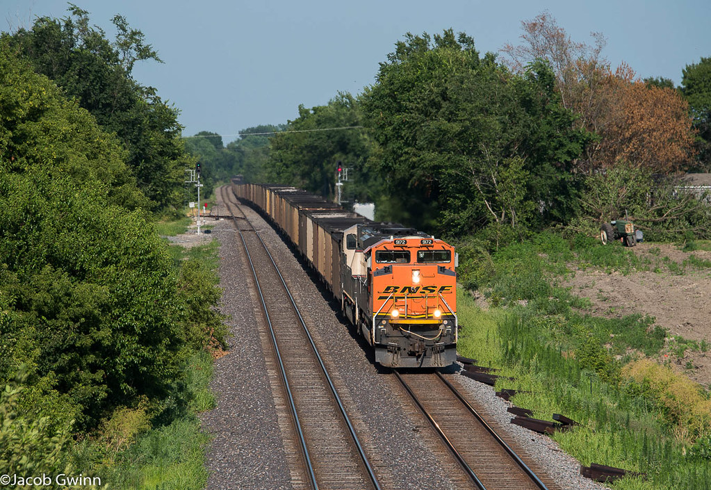Lockridge IA BNSF 9172 Westbound empties run main 2 around… Flickr
