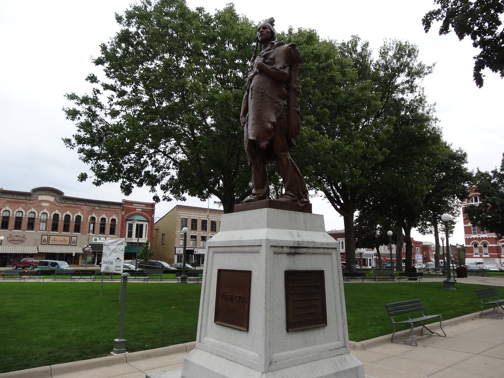 Chief Mahaska Statue, Courthouse Square, Oskaloosa, IA Flickr