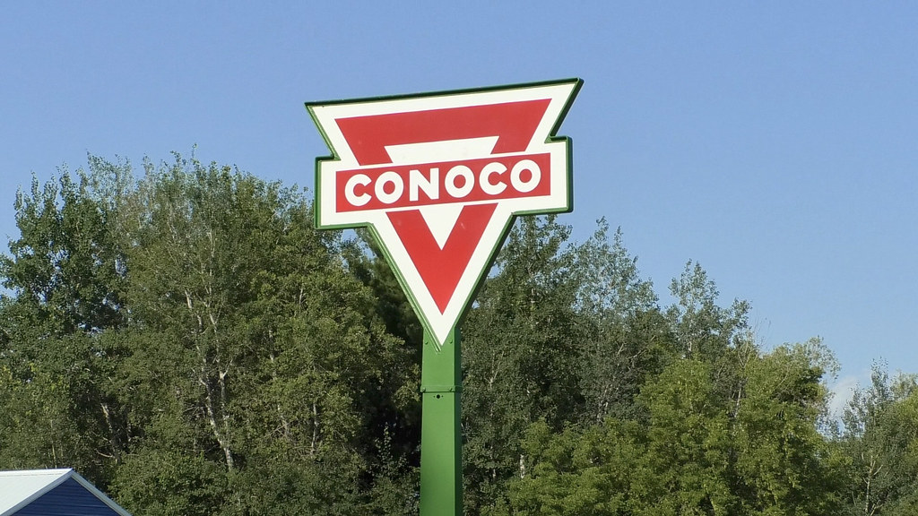 Conoco Gas Station Sign Willow River, Minnesota In front … Flickr
