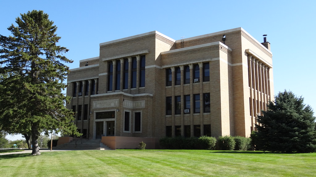 Charles Mix County Courthouse, Lake Andes, SD (2) **Charle… Flickr