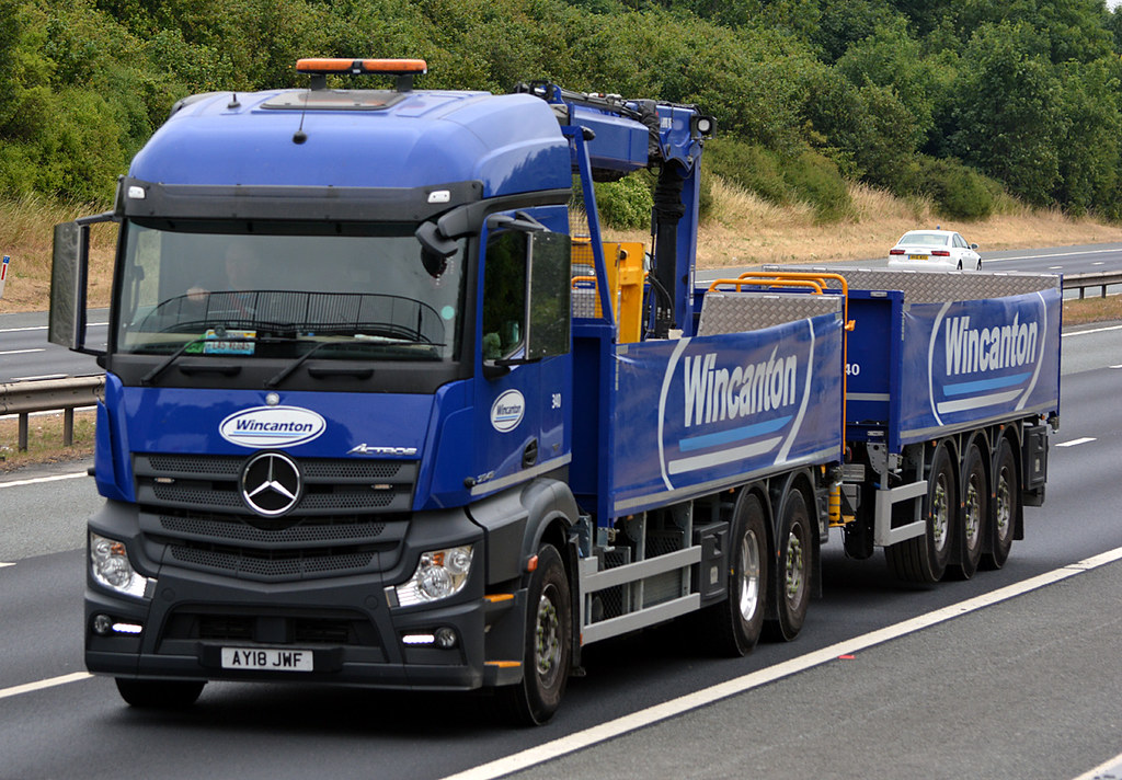 Wincanton AY18JWF A1(M) Bramham 12/07/2018 Harry's On The Road