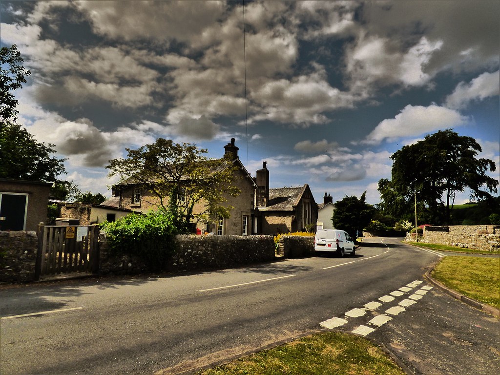 P1230940 (2) The old schoolhouse at Priest Hutton,Lancashi… Phil