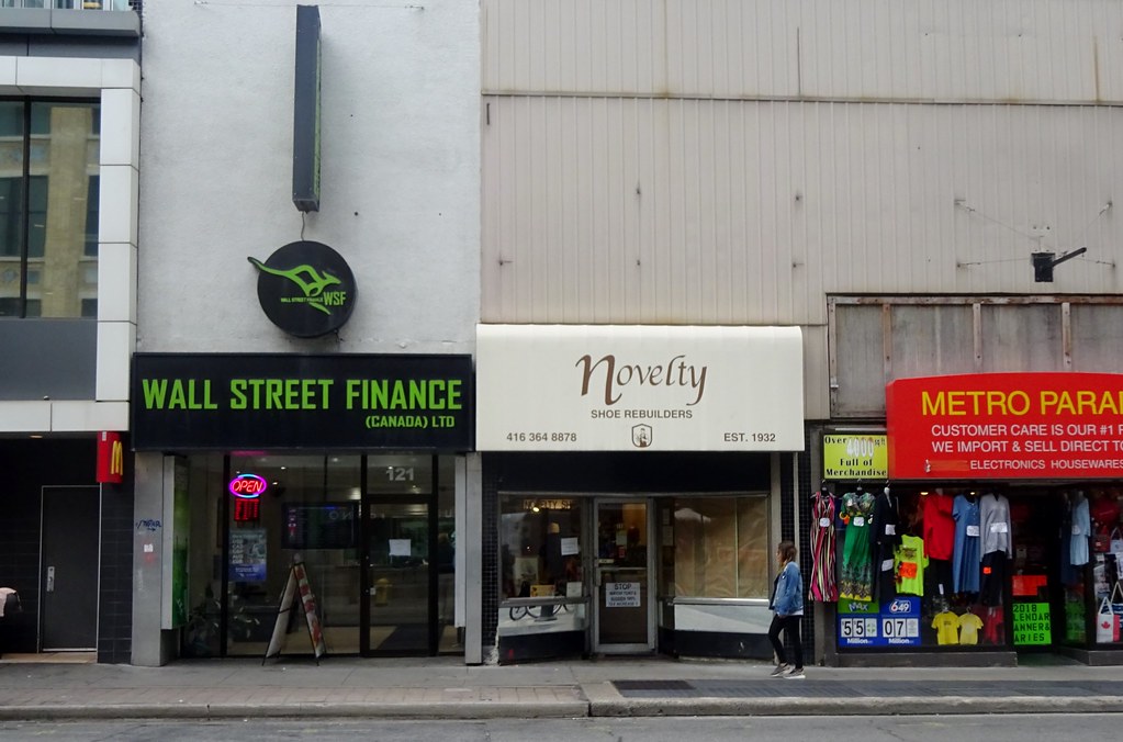 119 Yonge St., Toronto 2017 Novelty Shoe Rebuilders, in bu… Flickr