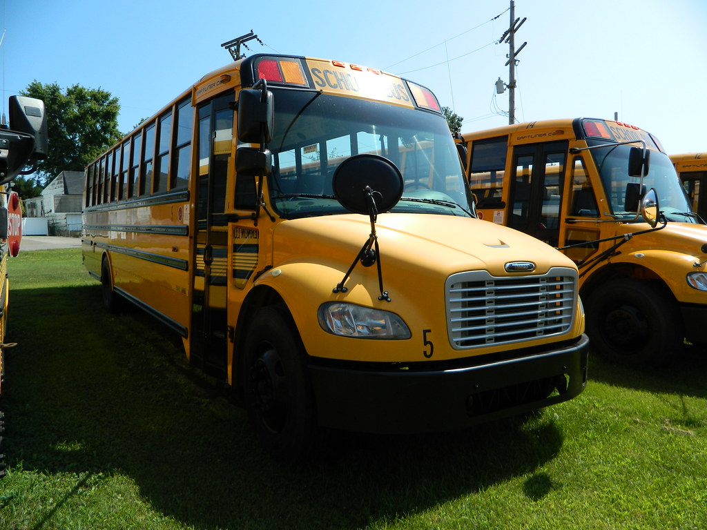 Bloom Vernon Local School District 5 (2) Bus lot South W… Flickr