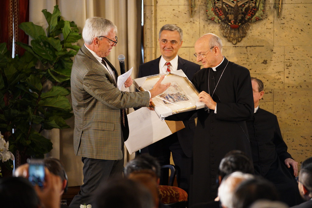 The prelate of Opus Dei in Los Angeles Pastoral trip of Mg… Flickr