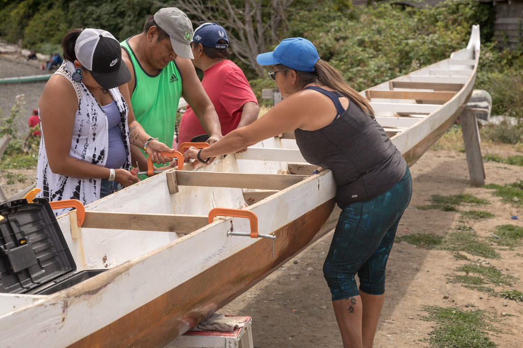 Penelakut Island War Canoe Races photography by Kris Krüg … Flickr