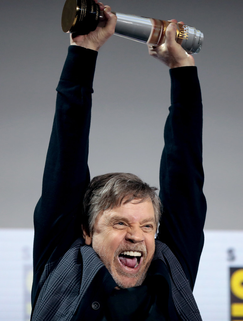 Mark Hamill Mark Hamill receiving the ComicCon Icon Award… Flickr
