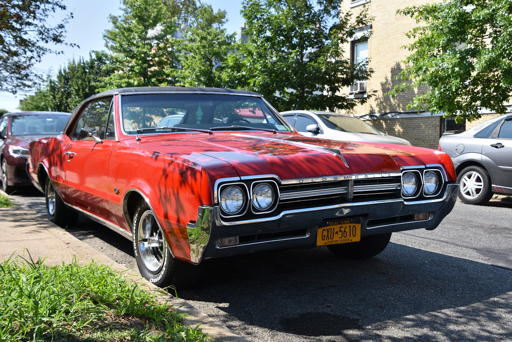 1966 Oldsmobilie Cutlass, Jamaica Ben Hagen Flickr